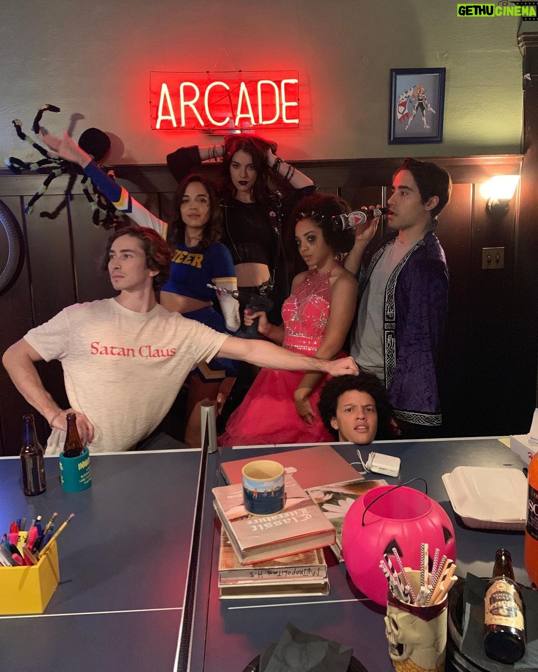 Adelaide Kane Instagram - We had an awful time 🎃 #UncannyAnnie is out now on @hulu @blumhouse #supwitches