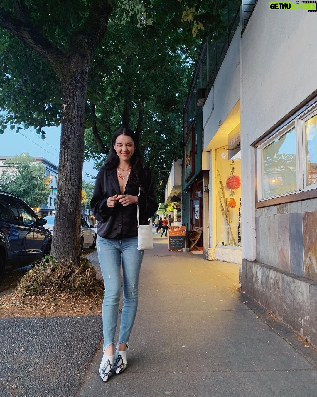 Adelaide Kane Instagram - Van Vancouver, British Columbia