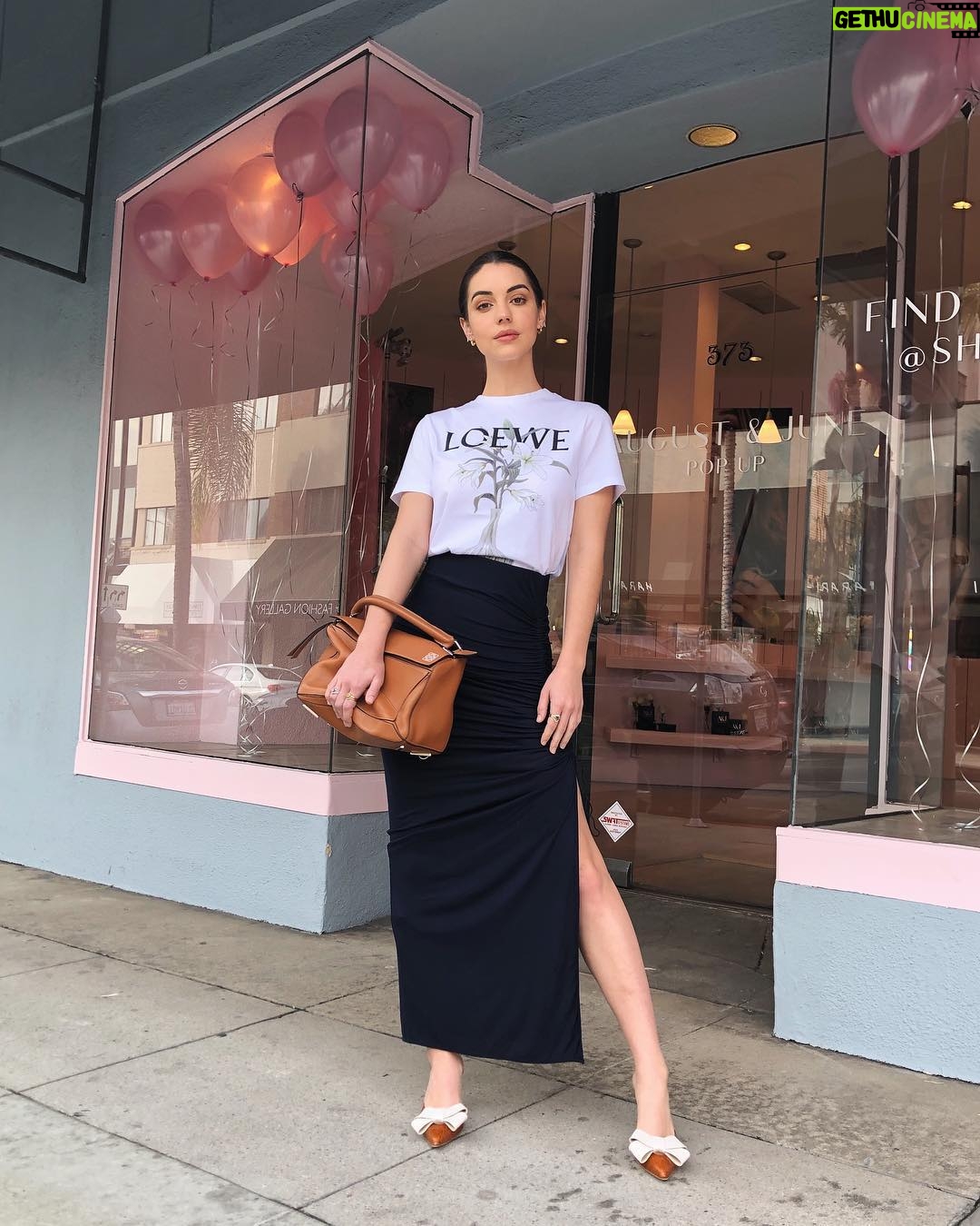Adelaide Kane Instagram - Sparkle city ✨ @shopaugustjune