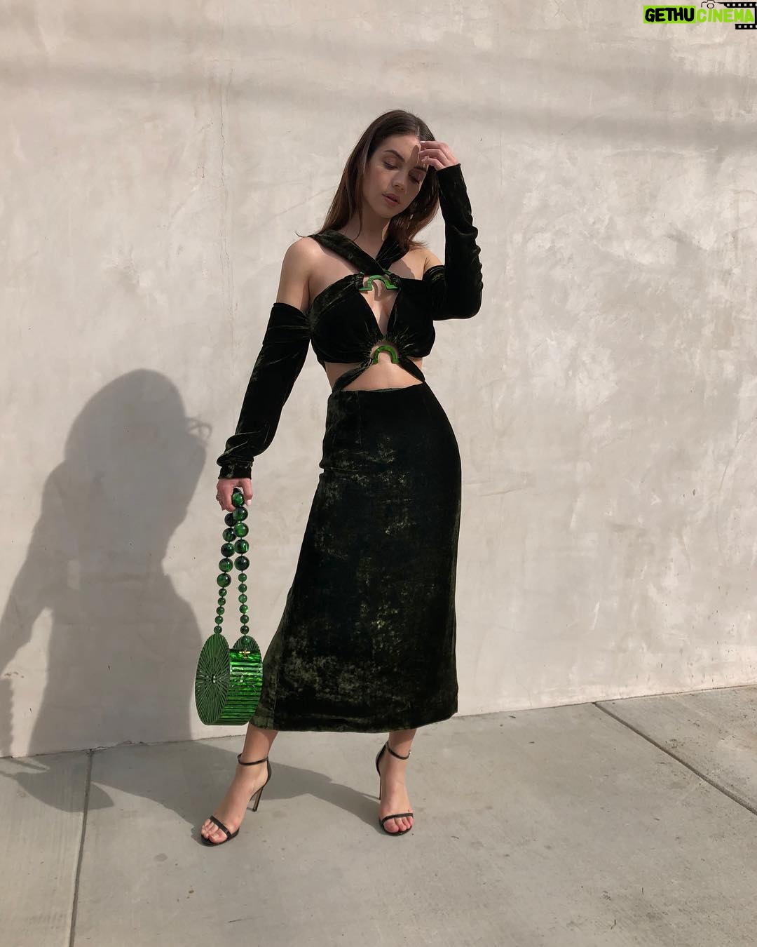 Adelaide Kane Instagram - Too busy eating, drinking & cuddling babies for new photos. Happy holidays insta fam 🎄