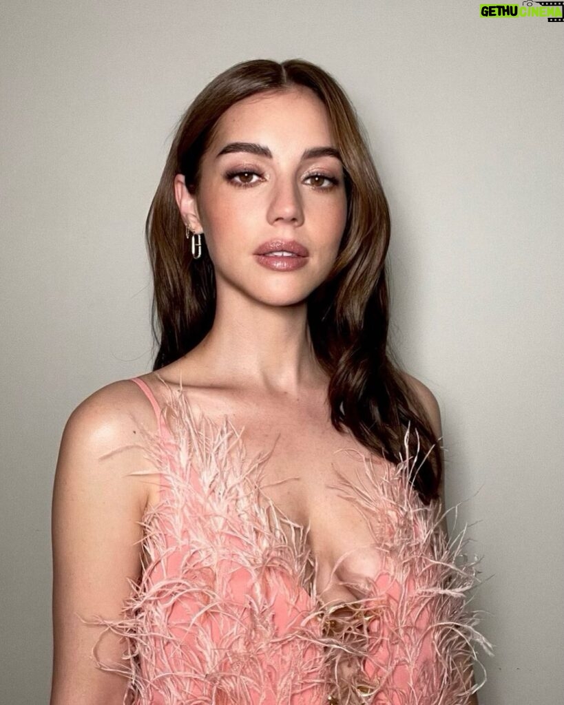 Adelaide Kane Instagram - BTS feat. The incomparable @jentioseco & @bykileyfitz on glam ♥️