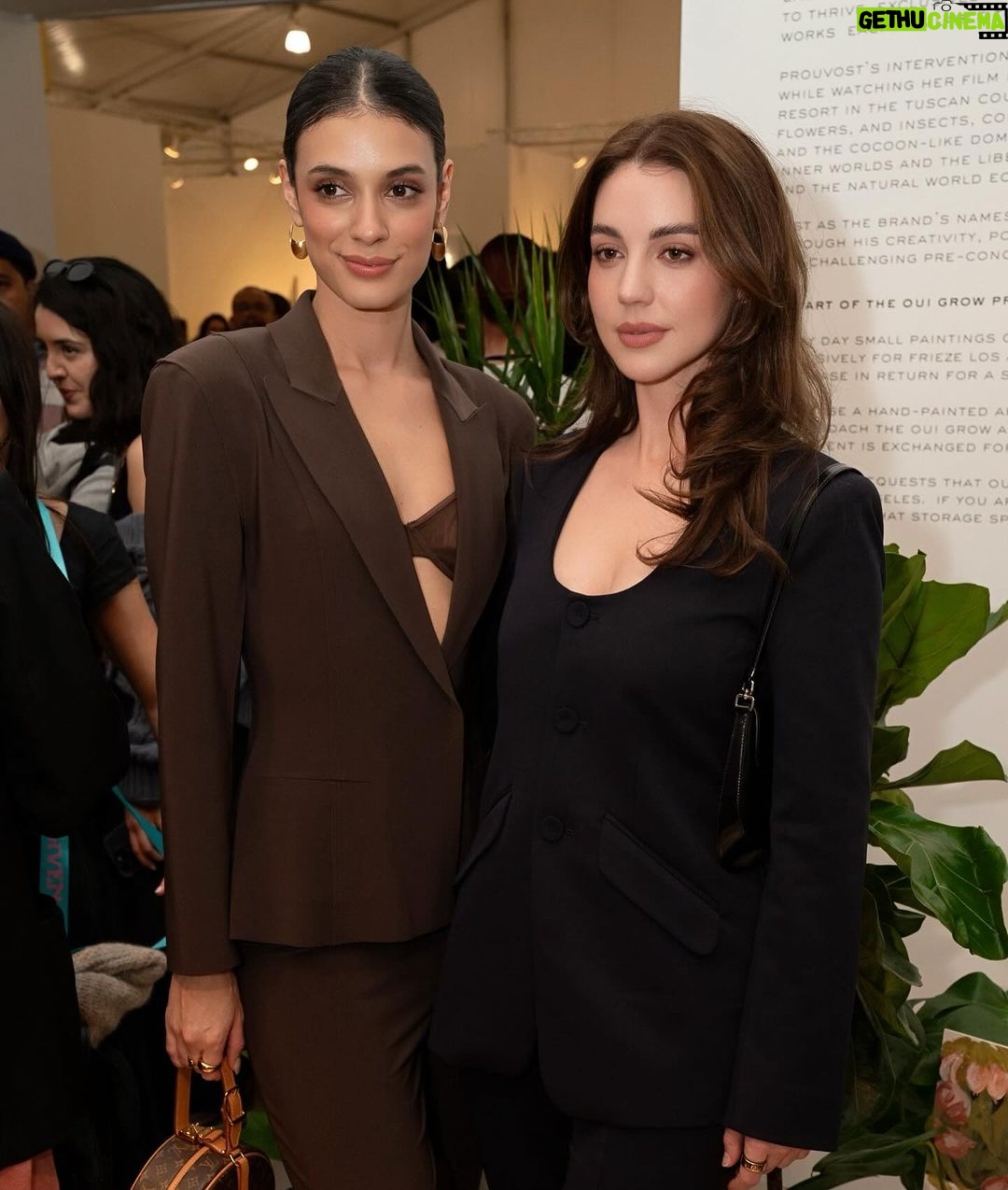 Adelaide Kane Instagram - Had the most incredible time at @friezeofficial x @poiret.official thank you so so much for inviting us!!! Besties for restiesssss @laysladeo @violettagroup