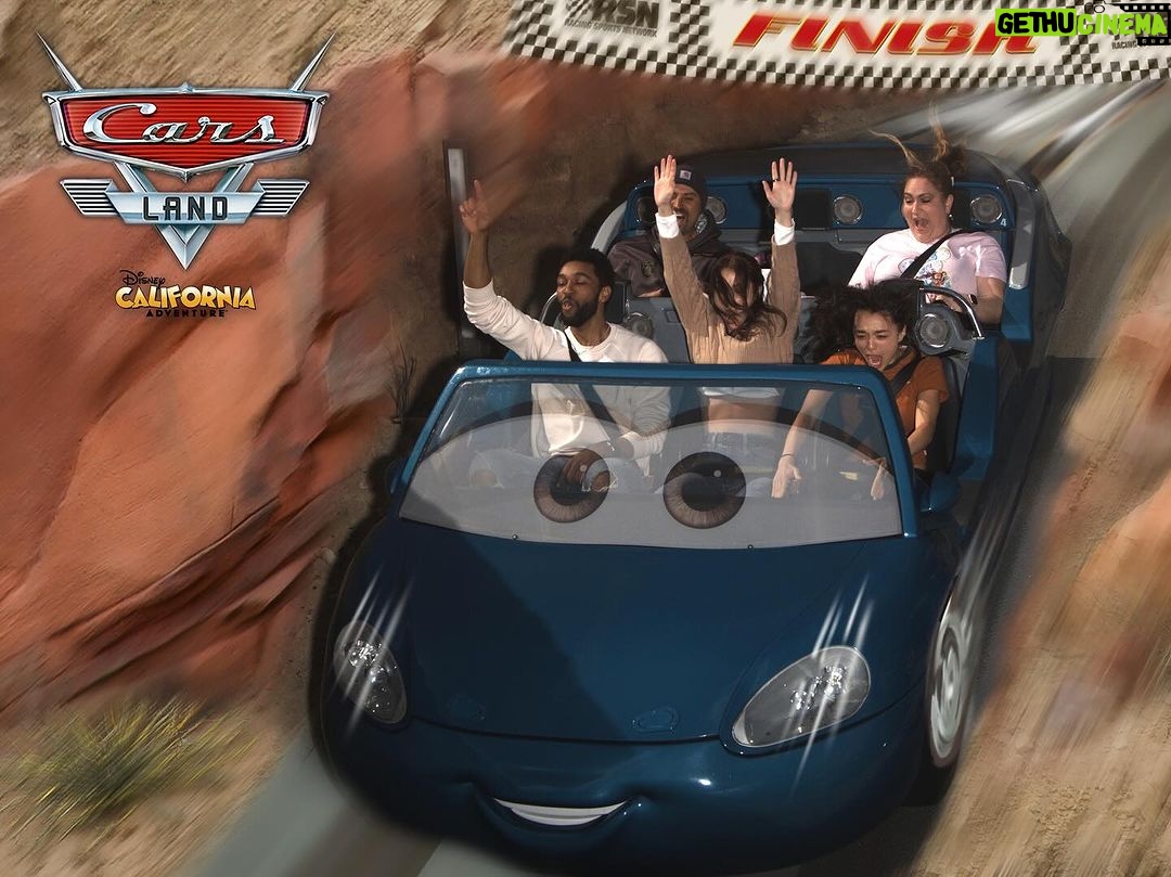 Adelaide Kane Instagram - A massive thanks to @disneyland @disneyparks for having us!!! Best day ever ♥️
