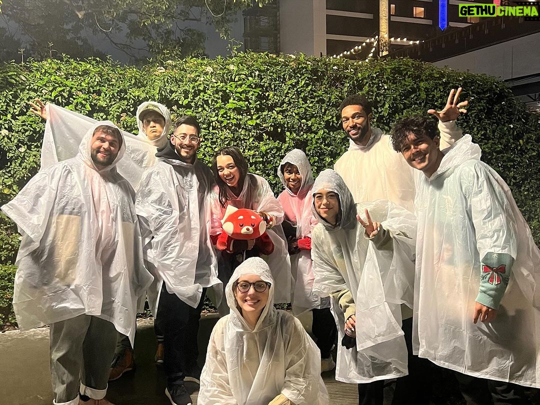 Adelaide Kane Instagram - A massive thanks to @disneyland @disneyparks for having us!!! Best day ever ♥️