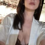 Adelaide Kane Instagram - Tysm @albion_garden & @umbrellalosangeles for having meeeee! Can’t wait to try my new skincare goodies 🥰