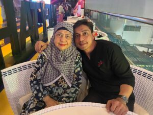 Adi Putra Instagram - Ibu ku pesan jgn lupa tgk Filem @syaabanthemovie dan terus berjuang utk Filem Amal. #taatpadayangsatu #syaabanthemovie #adpstudiossdnbhd #filemamal