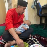 Adi Putra Instagram - Alhamdulillah, diberi peluang Tahnik anak sahabat saya @iamshahrin . Semoga menjadi anak yg Soleh, taat perintah Allah dan ikuti Sunnah Rasulullah SAW. Amin
