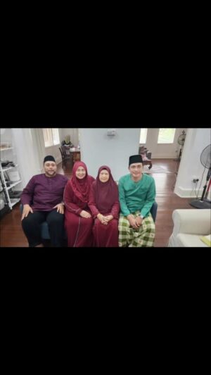 Adi Putra Instagram - Salam Lebaran. Rasa apa trend baju melayu saya tahun ini 😂 tunggu nanti saya post 😂
#taatpadayangsatu 
#halimfamili