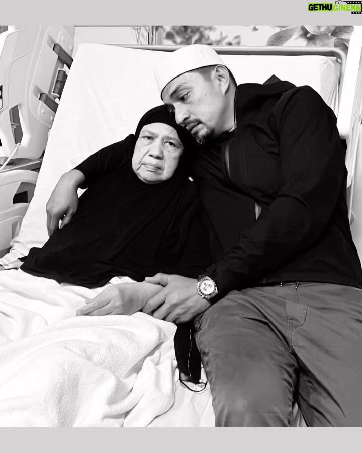 Adi Putra Instagram - Assalamualaikum wrbt, duka cita saya ingin maklumkan, bahawa bonda saya Noor Banoo Bte Khan Mohd telah pulang ke rahmatullah jam 11.15 pagi. Terima kasih pada semua yang mendoakan. Jenazah bonda saya akan disemadikan di Pusara Aman Singapura selepas asar. Jumaat 15 September 2023 ( 29 Safar 1445H ). AL-Fateha. Singapore