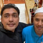 Adi Putra Instagram – Rezeki itu milik Allah. Semakin kita ikhlas memberi kepada orang lain, InsyaAllah Dia akan memudahkan lagi. Yang penting jangan Aniaya, Menyusahkan Umat dan mengambil kesempatan. Sahabatku @aimanabdullah_786 dunia Akhirat.
#taatpadayangsatu Mecca, Saudi Arabia