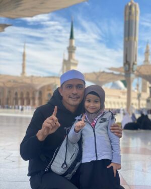 Adi Putra Instagram - Salam Jumma Mubarak dari kami ☝️
#taatpadayangsatu 
#adiputra 
#hadidtravelandtours
