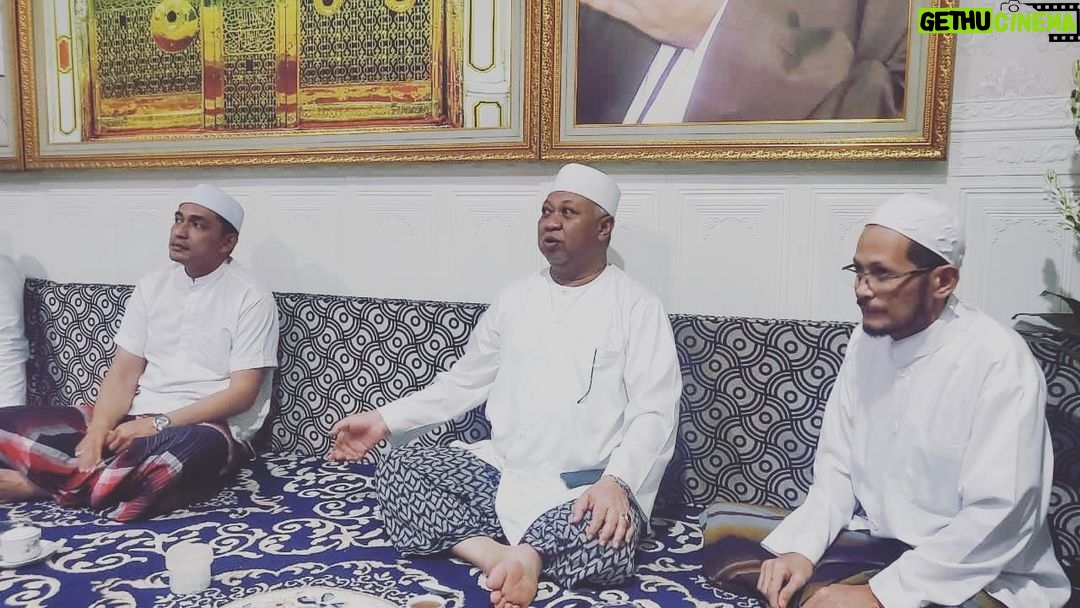 Adi Putra Instagram - Kejar Akhirat, Dunia mengejarmu ☝️ #taatpadayangsatu #adiputra