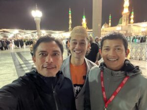 Adi Putra Instagram - Salam Israk Mikraj @johanarrif_asari @faridkamilz @hadidtravelandtours 
#taatpadayangsatu