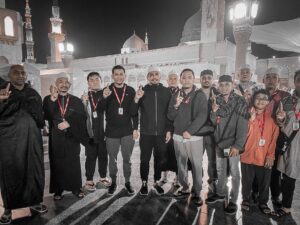 Adi Putra Instagram - Syukur alhamdulillah atas kemanisan yang diperoleh bersama isteri apabila dijemput sahabatku Dato Haji @adpadiputra untuk mengerjakan umrah di bawah kelolaan pasukannya iaitu @hadidtravelandtours. 

Syabas & tahniah atas pengurusan yang baik & cekap. Semoga terus berkembang pesat & mendapat keberkatan dariNya. Suka untuk aku syorkan agensi sahabatku ini kepada mereka yang berkeinginan ke tanah haram.

Tak lupa adindaku @johanarrif_asari yang kali ini pergi sebagai pegawai pengiring & tak pernah lelah membantu & menemaniku sepanjang 10 hari di sana. Ajaklah pukul berapa pun. Jawapannya mesti "Jom bang!"
Semestinya ada bahagian Oyan dari Dia..insyaAllah.

Dan rezeki aku dalam trip ni dapat bersama para jemaah yang kepala best, sempoi & penyayang. Panjang umur kita jumpa lagi.

Terima kasih sahabatku Adi. Terima Terima kasih Hadid. Terima kasih Oyan.
☝️♥️🤲