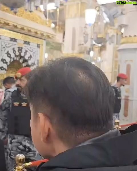Adi Putra Instagram - Mintalah, mintalah, mintalah dengan Allah ☝️#taatpadayangsatu #akurinduibu Al Masjid an Nabawi المسجد النبوي Madina Munawarah المدينة المنورة