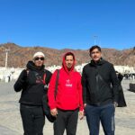 Adi Putra Instagram - Susah senang kita bersama @jobot786 @aimanabdullah_786 #taatpadayangsatu ☝️ Jabal Uhud, Madinah Al-Munawwarah...