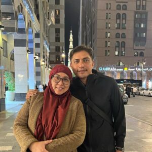 Adi Putra Instagram - Me n my ❤️ Sister. #taatpadayangsatu @hadidtravelandtours  @alhaqtravel.sg #anakanakibu