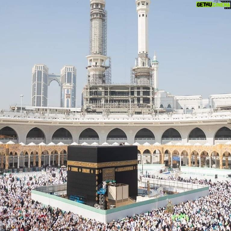 Adi Putra Instagram - Pembersihan Kaabah 🕋. #taatpadayangsatu Masjid Al Haram Makkah - مسجد الحرام مكه المكرمه