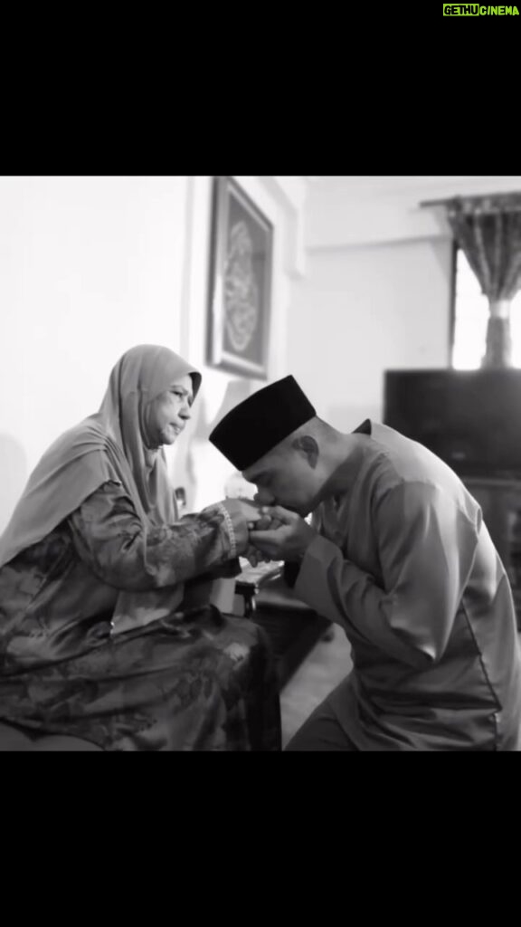 Adi Putra Instagram - Bagi seorang Lelaki, ibu adalah cinta pertamanya. AL-Fateha 🤲 #taatpadayangsatu #akurinduibu #60hari
