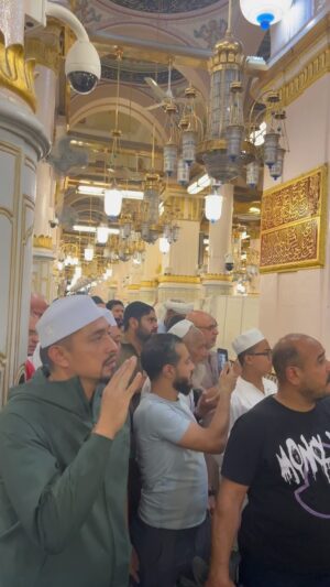 Adi Putra Instagram - @hadidtravelandtours #taatpadayangsatu #allahummashollialasayyidinamuhammadwaalaalisayyidinamuhammad