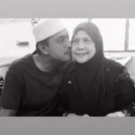 Adi Putra Instagram - PERBUALAN TERAKHIR. Ibu bertanya bila jemaah berangkat tunaikan Umrah, aku jawab 16 sept ni ibu. Kau pergi dan uruskan jemaah, takpe ibu, insyaAllah ada yang menjaga jemaah di Saudi. Jangan adi jangan, Nanti Allah HAMPA tiada orang uruskan tetamunya, ibu juga akan HAMPA. Halus dibisik ke telinga aku, Sihat sakit semua di tangan Allah, kau jangan risau, ibu restu kau pergi dan Uruskan jemaah untuk buat ibadah kerana Allah. Berat sungguh hati ku nak tinggalkan ibu. Tapi Allah sayangi dan ibu telah pergi kepadanya. Ya Rabb Ya Rabb Ya Rabb, kau berkati, berkahi dan tempatkan ibu ku dengan Orang2 Beriman, Para2 Syuhada dan Jannatul Firdaus. Ya Rabb, segalanya di tangan mu dan Berikanlah ku kekuatan. Amin Allahumma Amin. 🤲 #taatpadayangsatu
