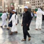 Adi Putra Instagram - Bila diuji dgn manusia aku lawan menghadapi, dan Ku tunduk takut dan malu bila Kau tanya mengapa. Maka Kau berkah kan mereka. -ADP- #taatpadayangsatu Al Masjid an Nabawi المسجد النبوي Madina Munawarah المدينة المنورة