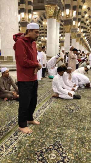 Adi Putra Instagram - Andai ini sujud terakhir ku, aku bersedia pada mu Ya Rabb ☝️#taatpadayangsatu #hadidtravel