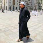 Adi Putra Instagram - Kalau ingin melakukan perubahan jangan tunduk terhadap kenyataan, asalkan kita yakin di jalan yang benar maka lanjutkan. -ADP- @hadidtravelandtours #taatpadayangsatu #hadidtravel Al Masjid an Nabawi المسجد النبوي Madina Munawarah المدينة المنورة