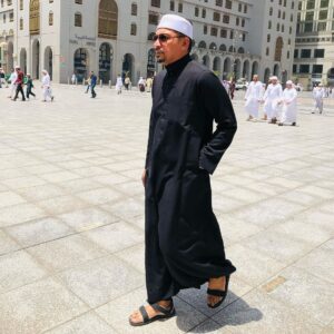 Adi Putra Instagram - Kalau ingin melakukan perubahan jangan tunduk terhadap kenyataan, asalkan kita yakin di jalan yang benar maka lanjutkan. -ADP- 

@hadidtravelandtours 
#taatpadayangsatu 
#hadidtravel