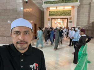 Adi Putra Instagram - ‏السلام عليكم ورحمة الله وبركاته 
‏ اللهم صلي على محمد وعلى اله محمد كما صليت على سيدنا إبراهيم وعلى اله سيدنا إبراهيم إنك حميد مجيد
#taatpadayangsatu