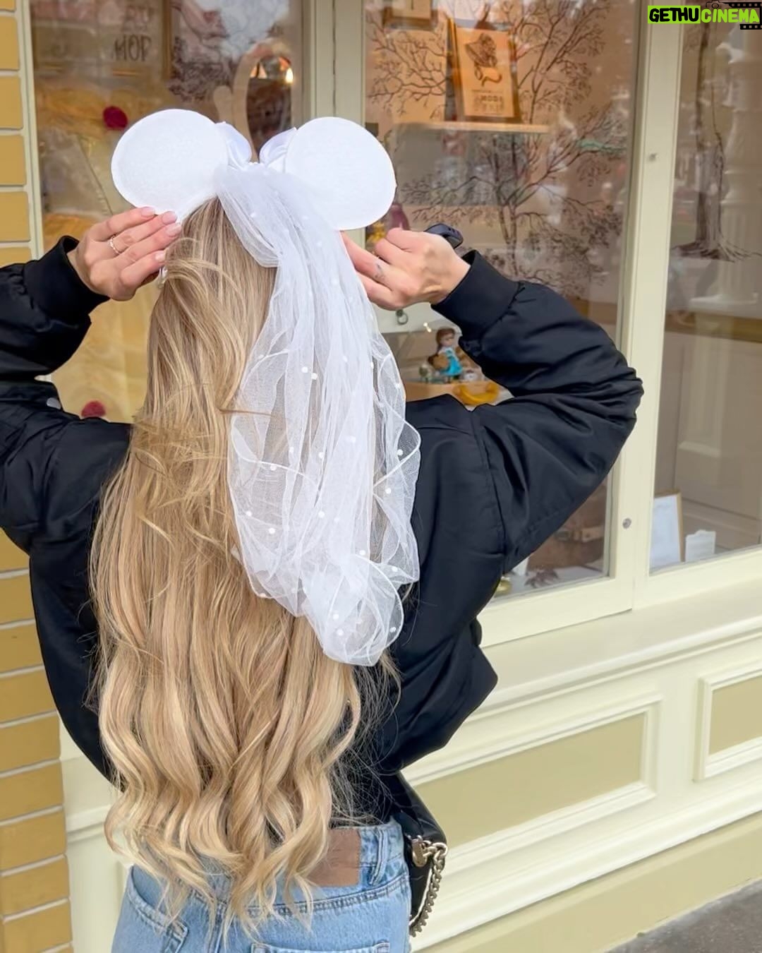 Adixia Romaniello Instagram - Disney pour Halloween 🎃 Un séjour magique ✨ Disneyland Paris