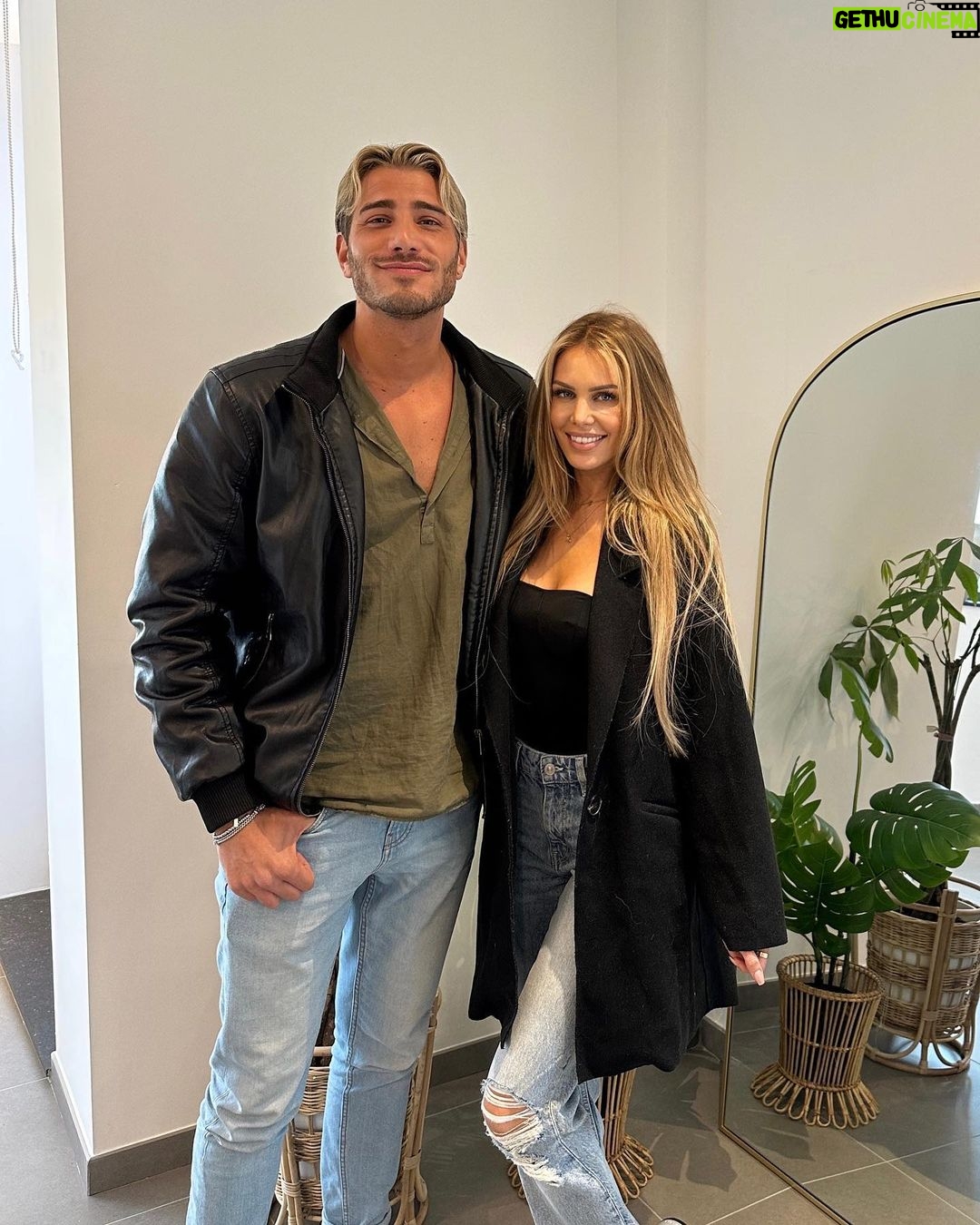 Adixia Romaniello Instagram - VIP HOUSE TOUR online sur @6play Avec @nicolo_federico_ferrari un italien en Belgique 😂🎉!
