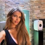 Adixia Romaniello Instagram - Le 19 Janvier je vous offre un live spécial Progressive house sur la chaîne TV @clubbingtv 🎶🎧 il reste aussi quelque jour avant la fin du concours DJANE TOP j’ai besoin de vos votes 😍🤞🏼 (Lien en bio) Clubbing TV