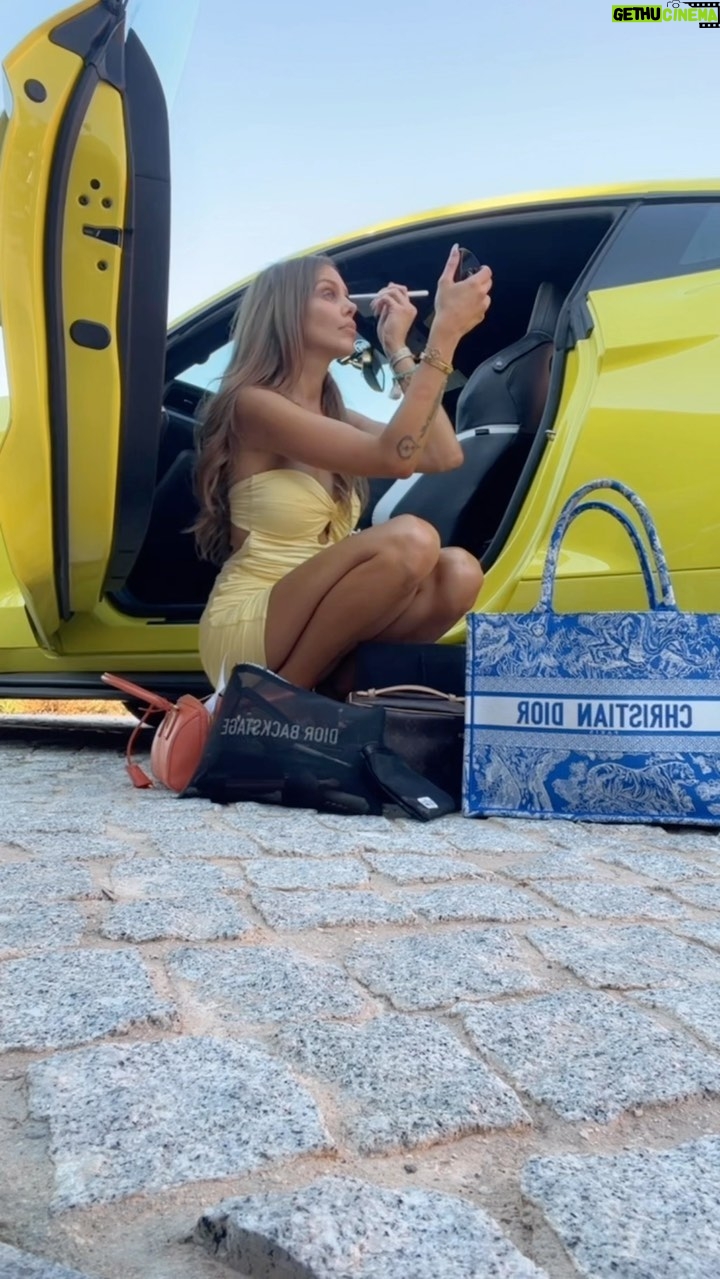 Adixia Romaniello Instagram - Bonne rentrée 🫶🏼🥺