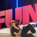 Adixia Romaniello Instagram - Quelle journée incroyable à la Fun Radio Ibiza Expérience ! 🌴🎉 Nous sommes ravis d'avoir offert la chance à l'une de nos abonnées de gagner la place Backstage @eline.amrani 💖, de la rencontrer et de partager des moments inoubliables avec elle. Et comme si ça ne suffisait pas, j’ai eu l'honneur d'interviewer le talentueux @alanwalkermusic Merci à toute l’équipe @funradio 🫶🏻 @iamnotrichparis