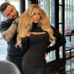 Adixia Romaniello Instagram - Je suis tellement heureuse de partager mon nouveau look blond pour le printemps, réalisé par mon meilleur coiffeur expert professionnel et ami @jordy.brechkoff Il a su capturer exactement ce que je cherchais Merci pour ce changement audacieux🦋 Jordy BRECHKOFF coiffeur de Paris (hairstylist)