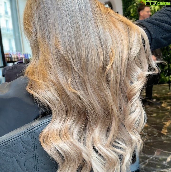 Adixia Romaniello Instagram - @jordy.brechkoff 🖤 Jordy BRECHKOFF coiffeur de Paris (hairstylist)