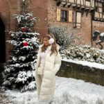 Adixia Romaniello Instagram - Un petit monde appart et magique pendant la période de Noël, L’accueil chaleureux, la nourriture, les décors, le paysage tout est magnifique cette région me tiens beaucoup à cœur ❄️🥨🤍 Village Riquewihr