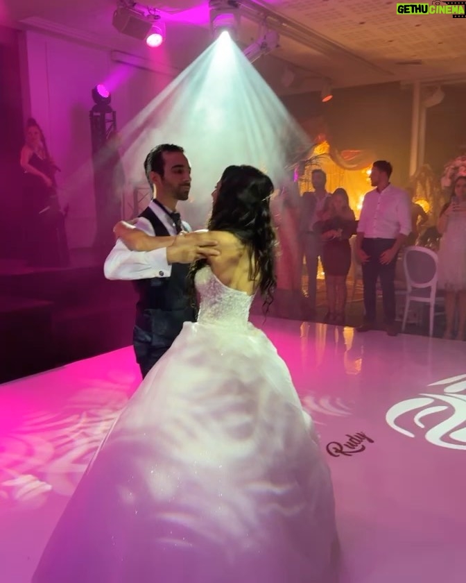 Adixia Romaniello Instagram - Un mariage magnifique 🤍 Félicitation encore à Aurelie & Rudy la fille de @judith_royalextension 🥰💖💖 Paris, France