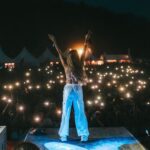 Adixia Romaniello Instagram - Merci à la Belgique, vous avez été magnifiques ! Quelle sensation incroyable de vibrer ensemble 🇧🇪❤️ @holilakesfestival Pics by @haubecq.be @iamnotrichparis Cerfontaine