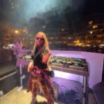 Adixia Romaniello Instagram - Gratitude infinie pour Valfrejus 🏔✨! On a failli transformer les pistes en rivières tellement c’était enflammé 🔥. Mixer pour vous a été un pur bonheur. Merci à tous pour ces vibes incroyables! #FireOnTheSnow @iamnotrichparis @valfrejus Valfréjus