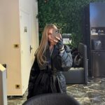 Adixia Romaniello Instagram - Signature @jordy.brechkoff w/ @bellamihair 🖤🐚 Jordy BRECHKOFF coiffeur de Paris (hairstylist)