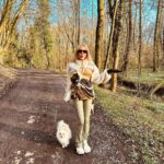 Adixia Romaniello Instagram - Se perdre en forêt pour mieux retrouver son WiFi intérieur