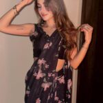 Aima Baig Instagram – Kyun unki he raah dekhay,
 man banwara.. ☺️