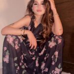 Aima Baig Instagram – Kyun unki he raah dekhay,
 man banwara.. ☺️