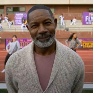 Aimee Garcia Instagram - When you meet GOD ... it’s ... umm ... awkward ... or you just hug him 🤣 @dennishaysbert 👏🏽@lucifernetflix Let the Hugs begin ... 🙆🏽‍♀️