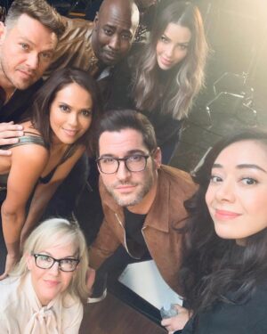 Aimee Garcia Instagram - Soooo fun seeing my #Lucifer family today 💜🤗💜 ... for a top secret @lucifernetflix mission ... Missed THE HELL out of them (see what I did there 😉😈)