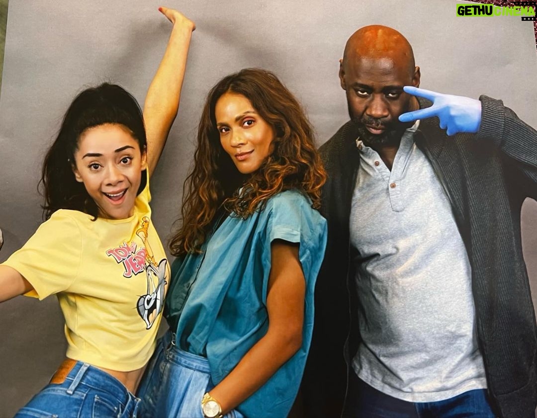 Aimee Garcia Instagram - We laughed. We cried. We dropped medicine balls. We squatted in Harry Potter’s cupboard. And we laughed again. S’fun to see these goofballs 💘