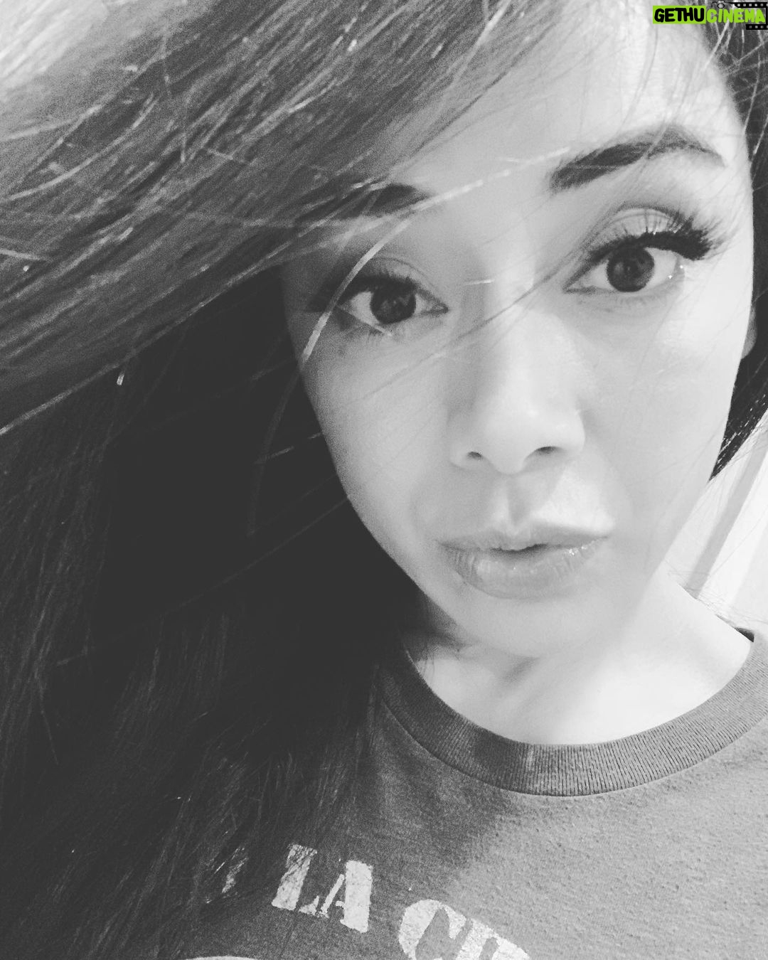 Aimee Garcia Instagram - Have a beautiful week everyone! Sending good energy … 🖤