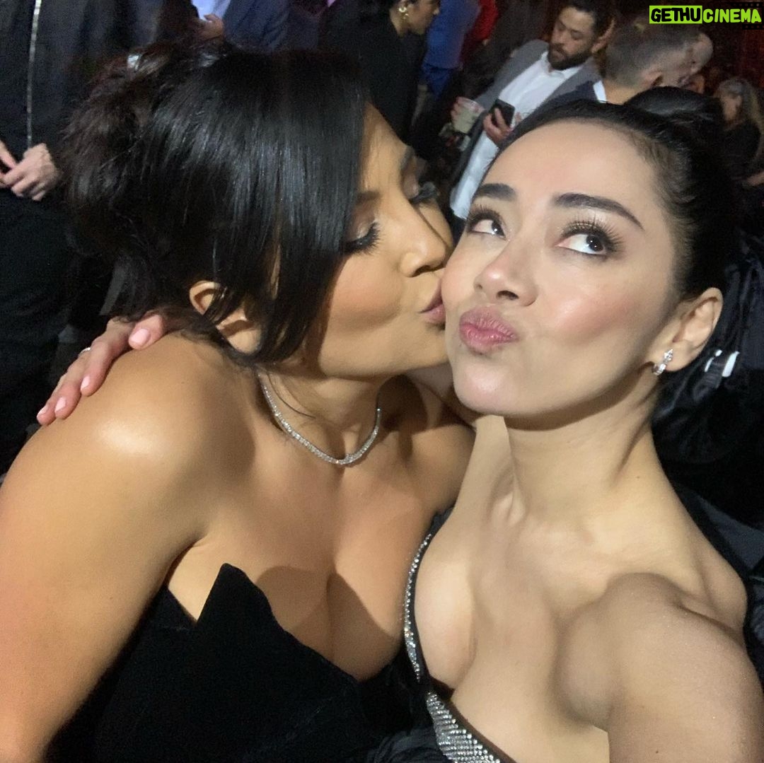 Aimee Garcia Instagram - So proud to support this film! @evalongoria you crushed it 👏🏽👏🏽 @flaminhotmovie is so inspiring! You’ll laugh, cry and dance to @iambeckyg ❤️🔥song Hair: @christopherdavidhair Make-Up: @nicolewalmsley Stylist: @katiebof Dress: @rebeccavallance Shoes: @casadeiofficial Bag: @jimmychoo Jewelry: @effyjewelry @grazielagems